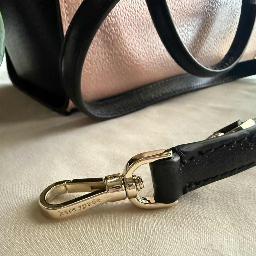 🔥 Fire Sale 🔥
Kate Spade Jeanne Medium Blush Pink/Black Satchel With Tag - Picture 6 of 11
